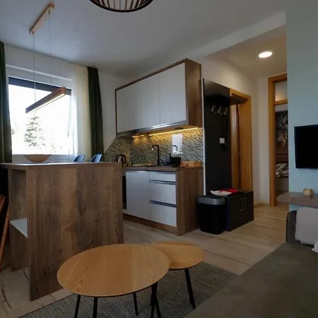 Moon Jahorina * Pale